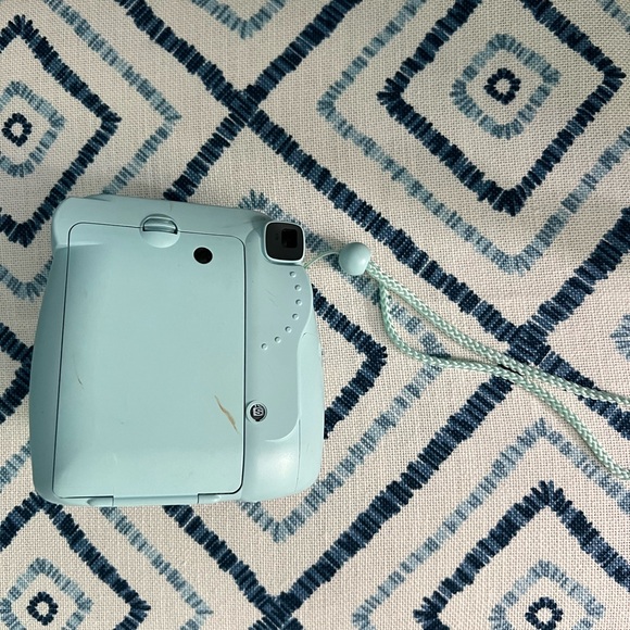 Polaroid Camera - Picture 2 of 2